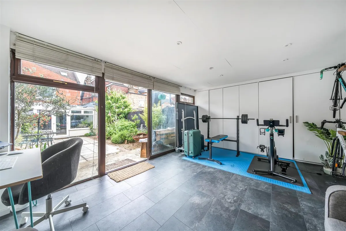 Villiers Road, London, NW2