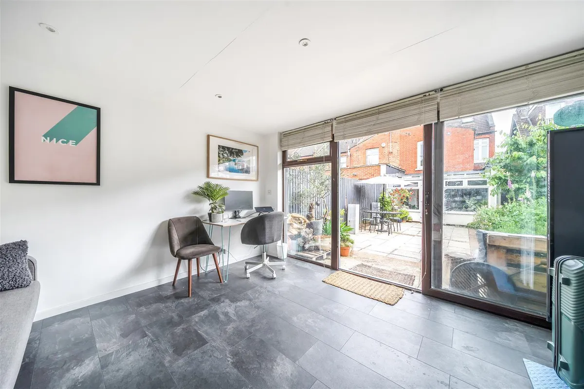 Villiers Road, London, NW2