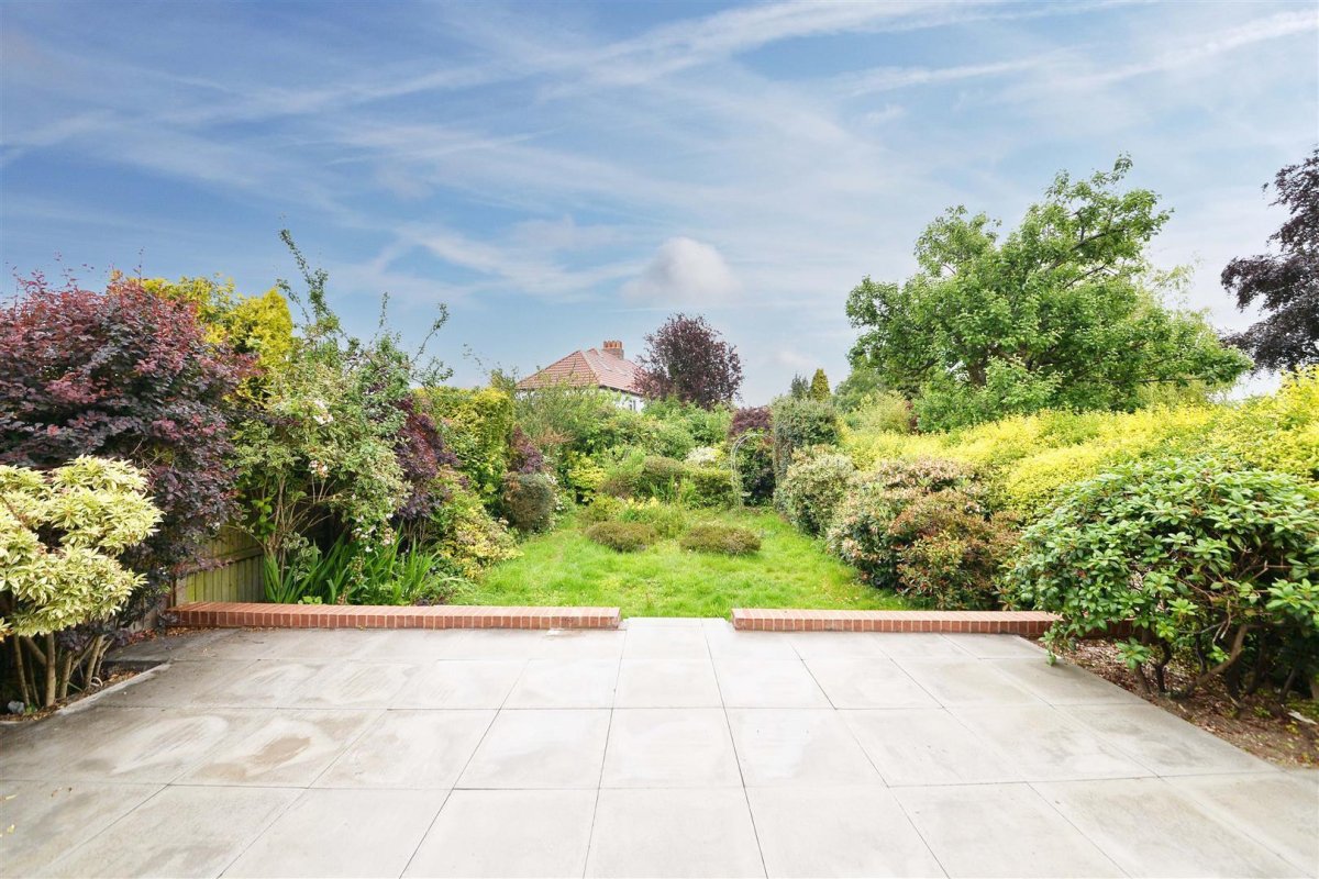 3 bedroom property for sale in Grove Road, Kings Heath, Birmingham £