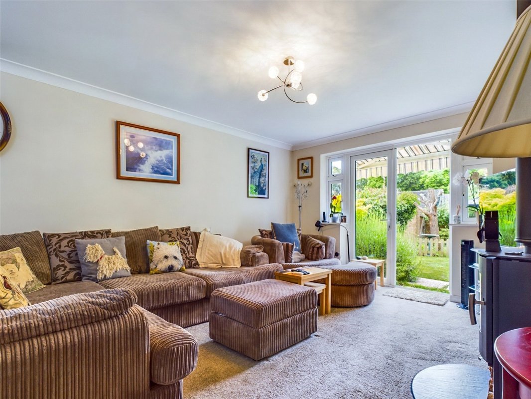 2 bedroom property for sale in Forest Way, Highcliffe, Dorset, BH23 £