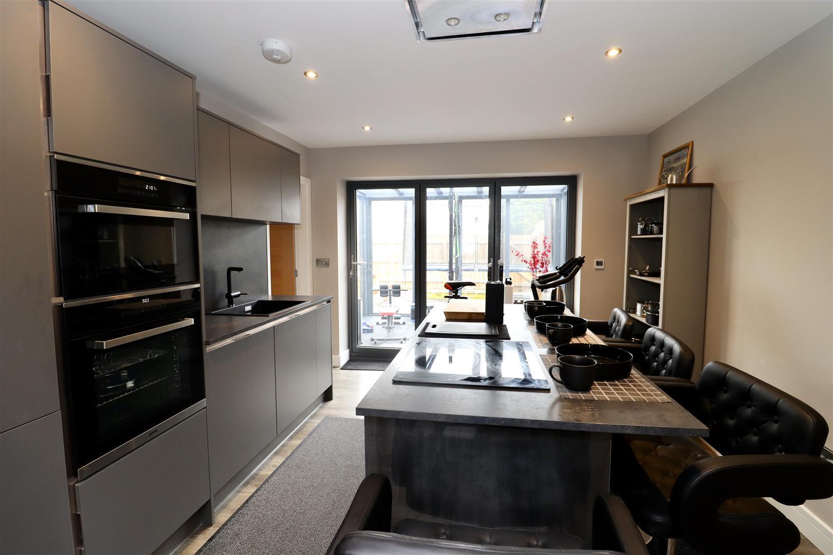 2 bedroom property for sale in Westgate, North Newbald, York £340,000