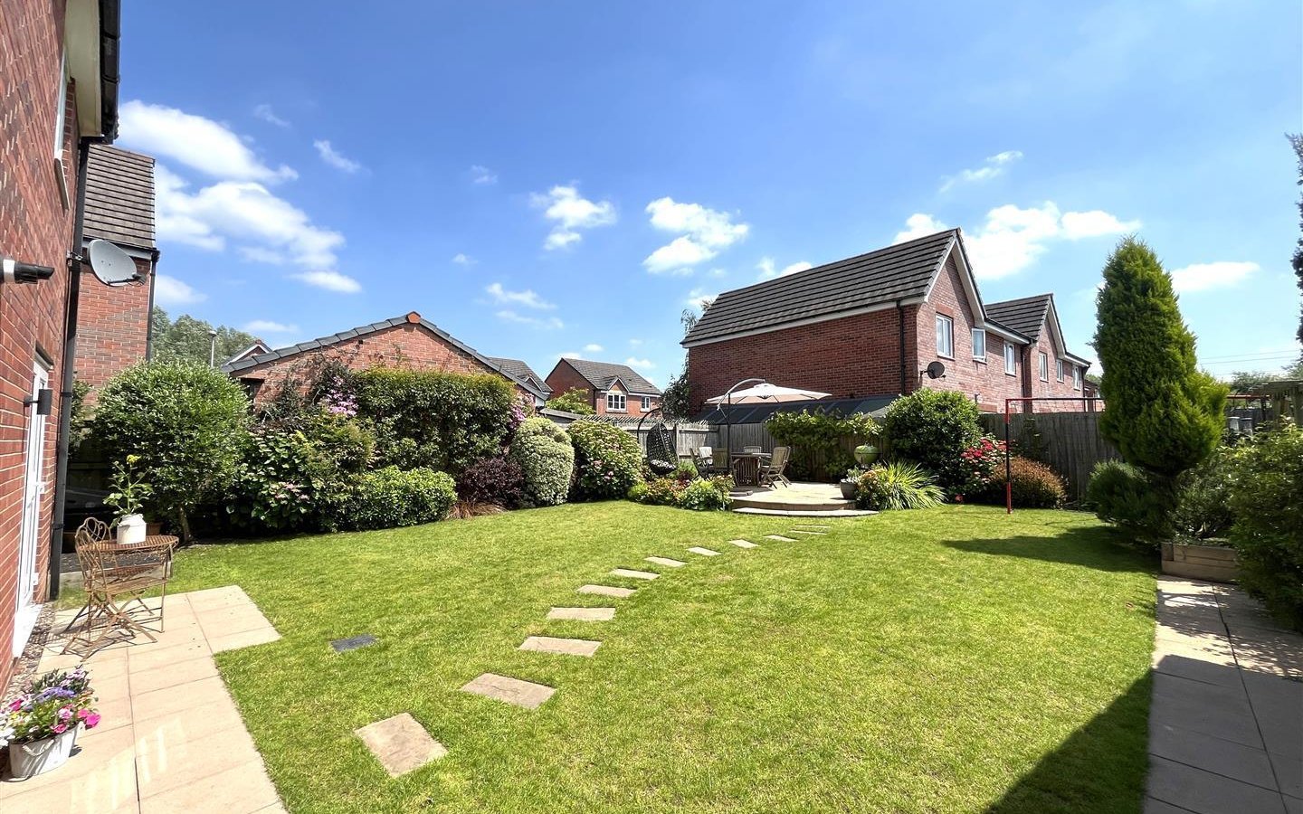 4 bedroom property for sale in Heron Way, Sandbach Offers over £350,000