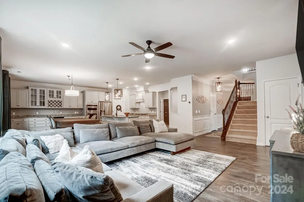 1044 Crescent Moon Dr, Fort Mill, SC 29715