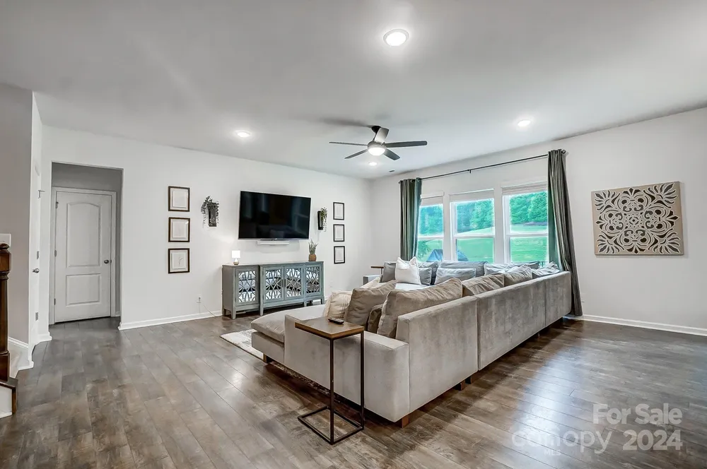 1044 Crescent Moon Dr, Fort Mill, SC 29715