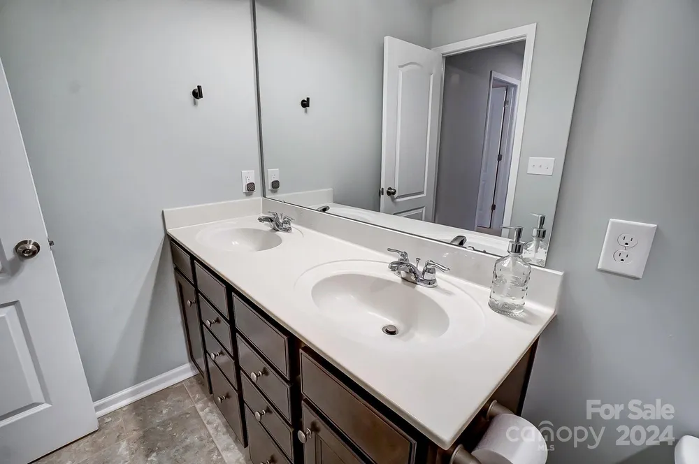 1044 Crescent Moon Dr, Fort Mill, SC 29715