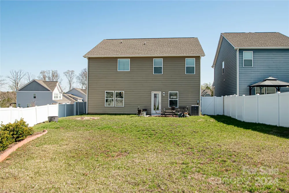 5115 Grace View Dr, Pineville, NC 28134