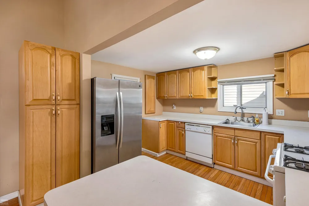 35610 Jeffers Ct, Harrison Township, MI 48045