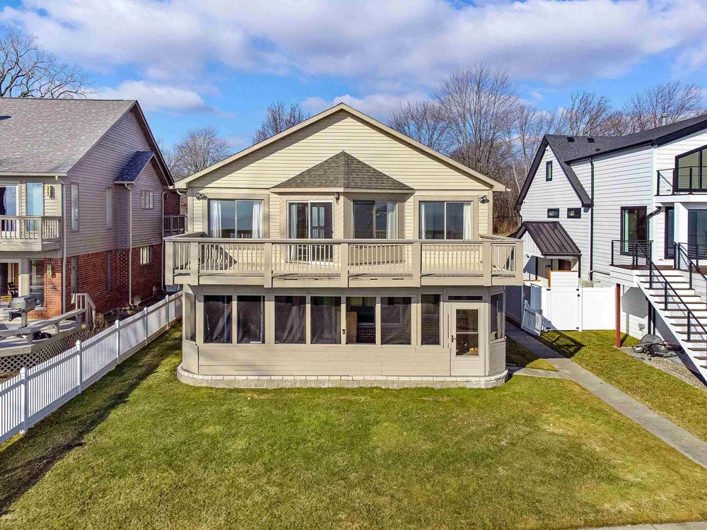 35610 Jeffers Ct, Harrison Township, MI 48045