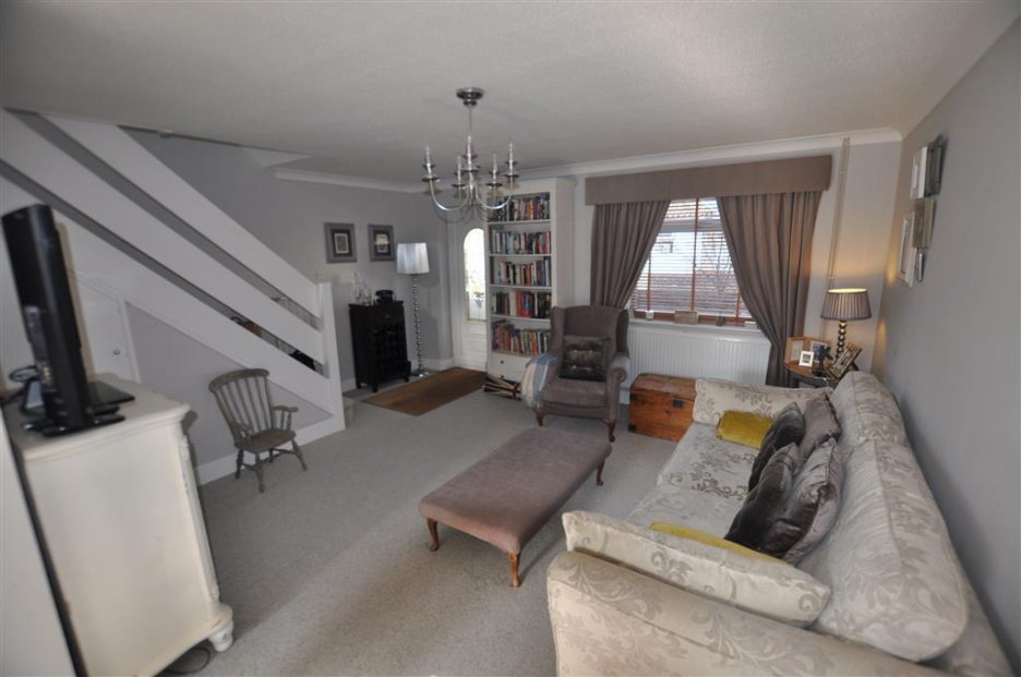 3 bedroom property to let in Long Horse Croft, Saffron Walden £1,300