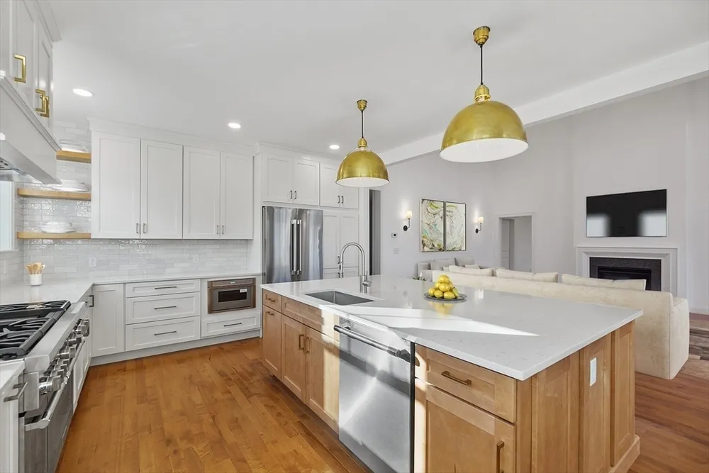 3 Groton Rd, Westford, MA 01886
