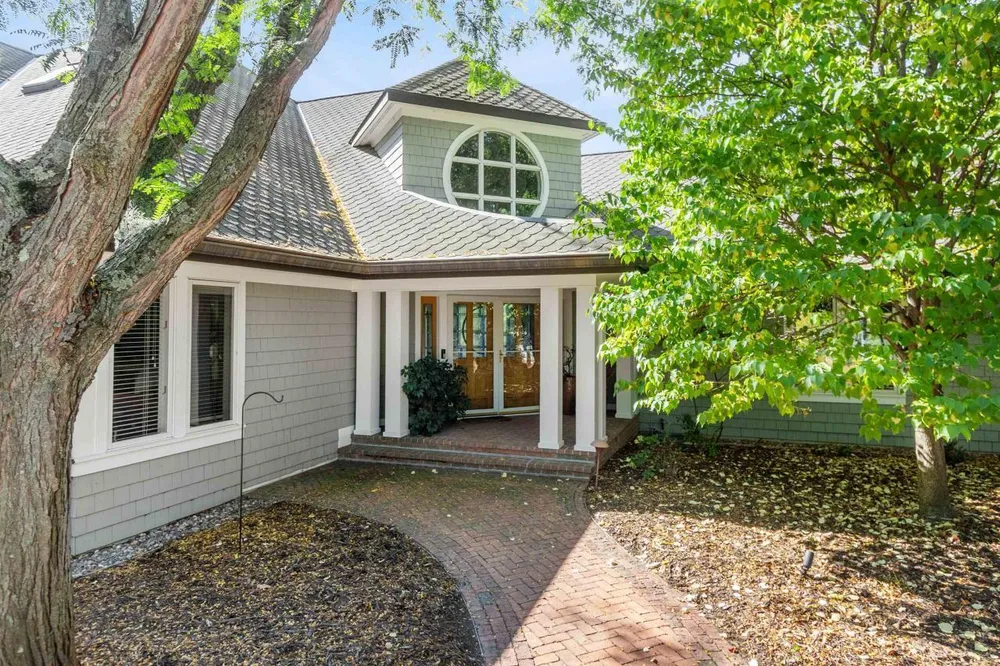 17 Briarcliff Ct, Appleton, WI 54915