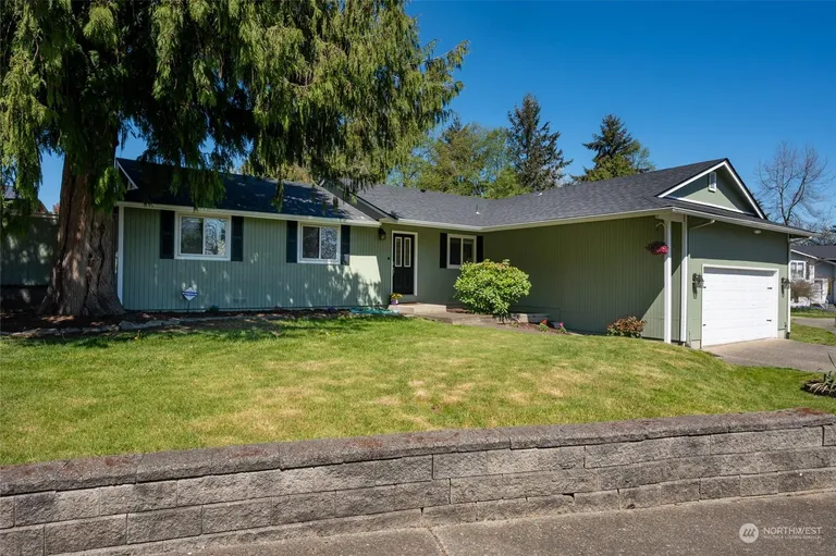 5560 34th Street Loop NE, Tacoma, WA 98422