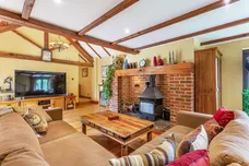 Berryfields Gated Road, Quarrendon, HP22 photo 5