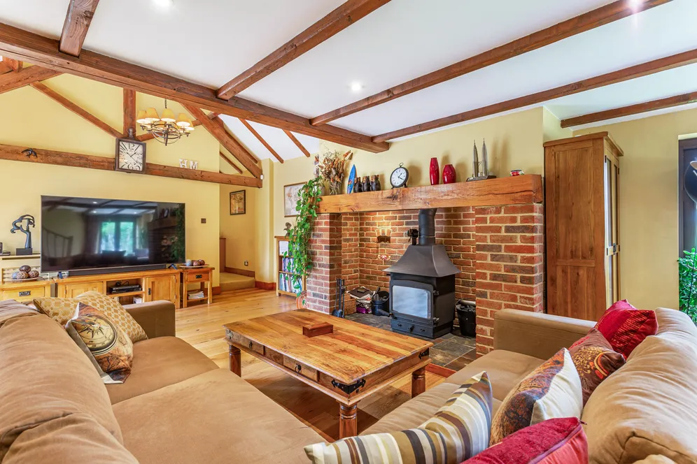 Berryfields Gated Road, Quarrendon, HP22 photo 5