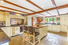 Berryfields Gated Road, Quarrendon, HP22 photo 6