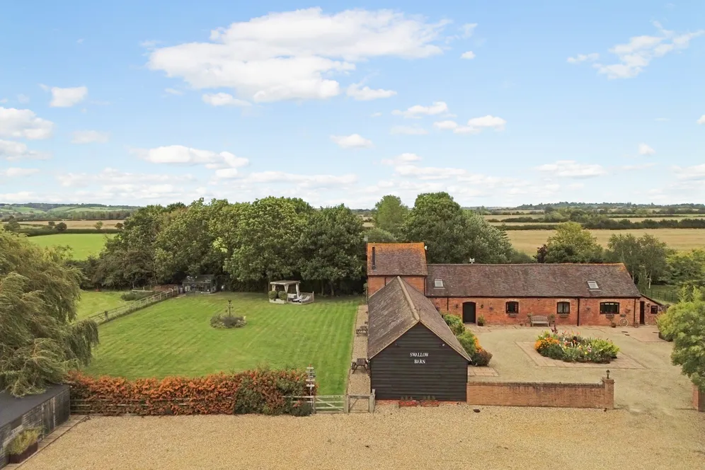 Berryfields Gated Road, Quarrendon, HP22 photo 22