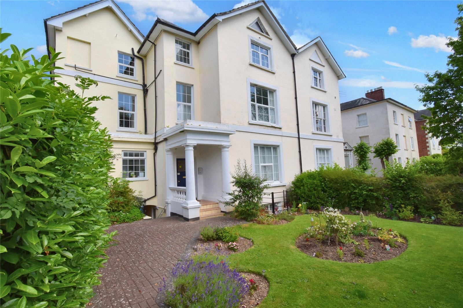 1 bedroom property to let in Donnington Square, Newbury, Berkshire