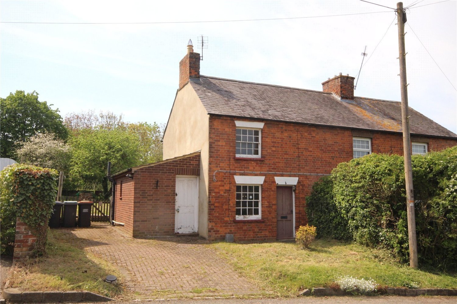 JacksonStops 3 bedroom property for sale in Pavenham Road