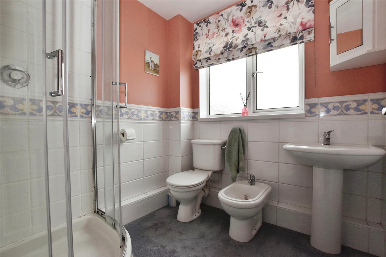 4 bedroom property for sale in Glenfield Drive, Kirk Ella £420,000