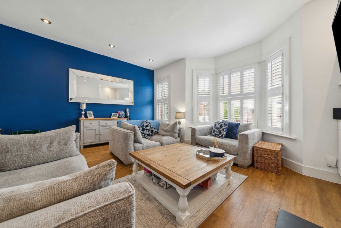 Jacksons 2 bedroom property for sale in Earlsfield Road, Earlsfield