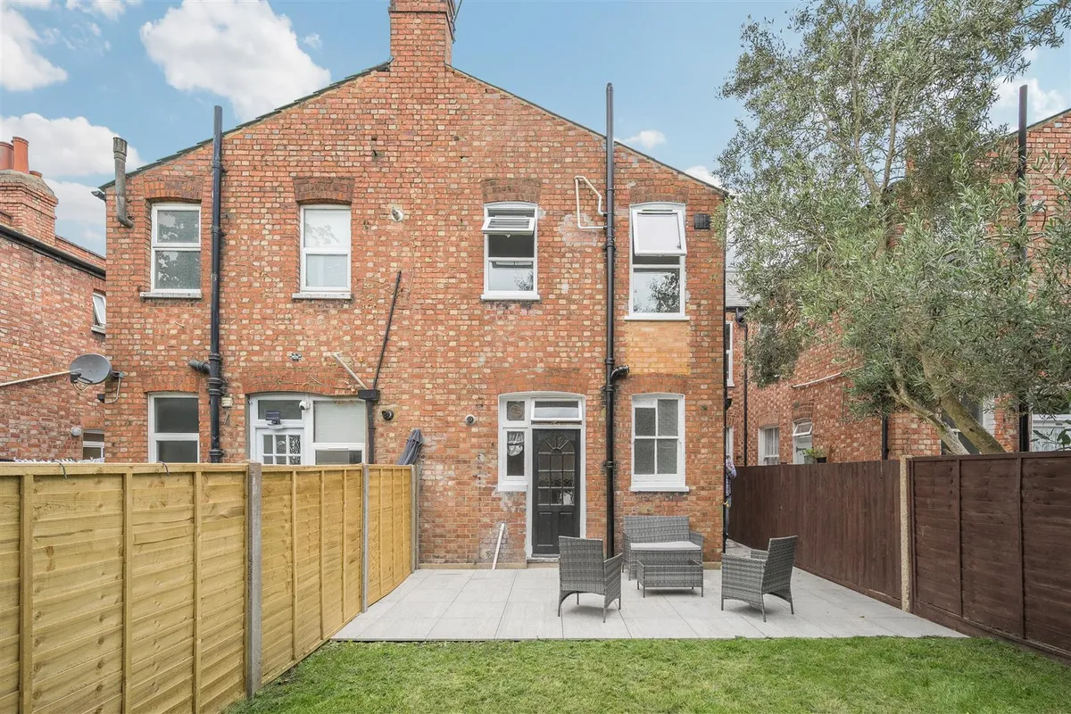 Temple Road, London, NW2