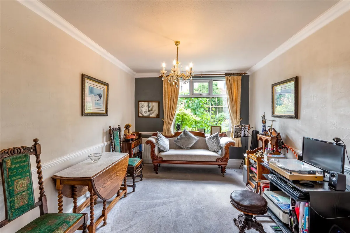 21 Nether Avenue, Grenoside, S35 8PW