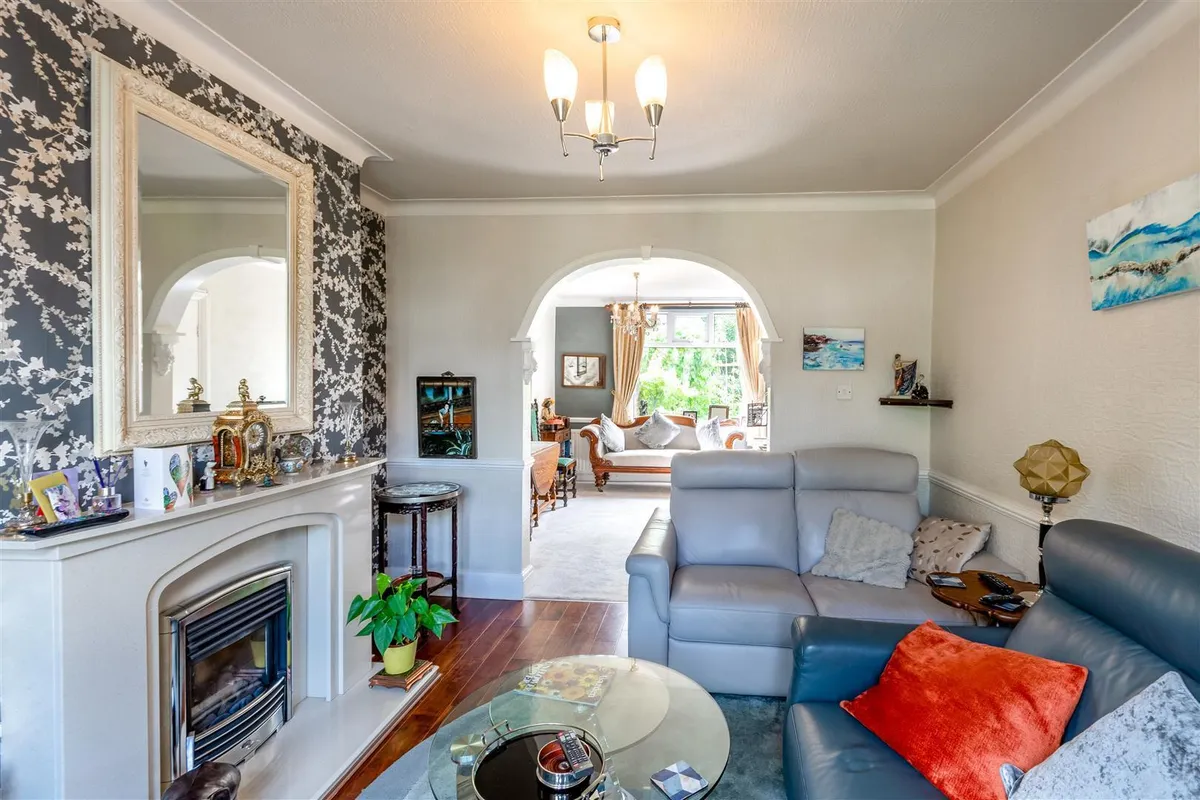 21 Nether Avenue, Grenoside, S35 8PW