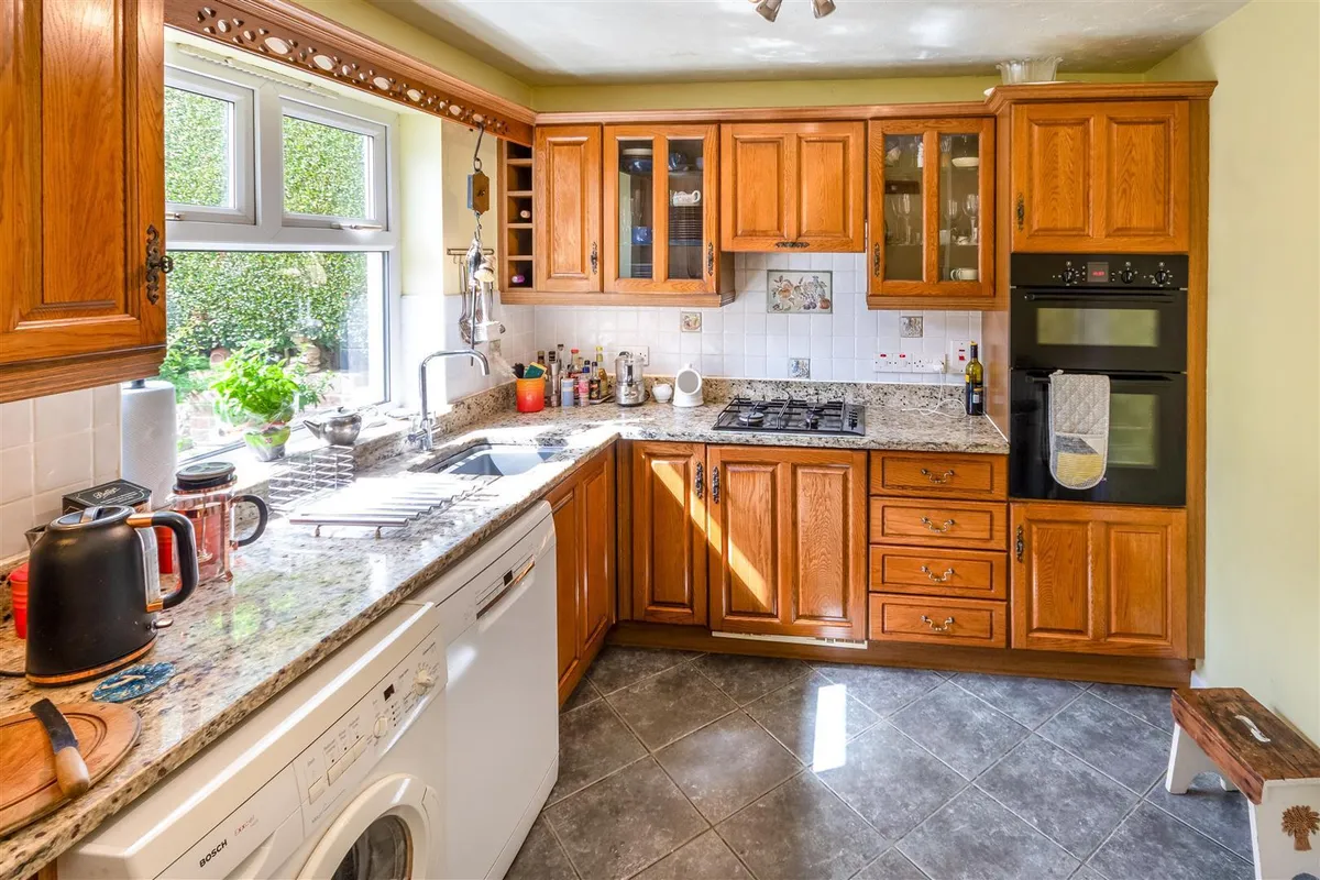 21 Nether Avenue, Grenoside, S35 8PW