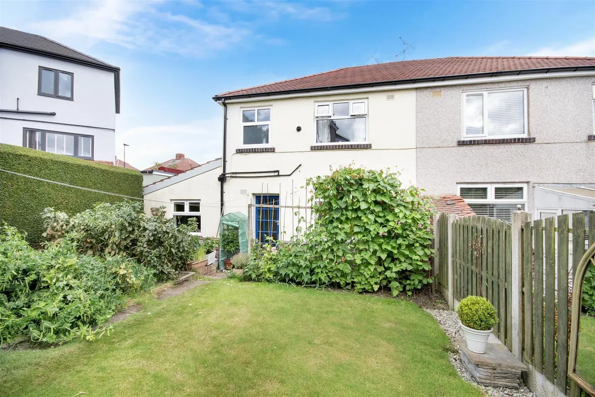 21 Nether Avenue, Grenoside, S35 8PW