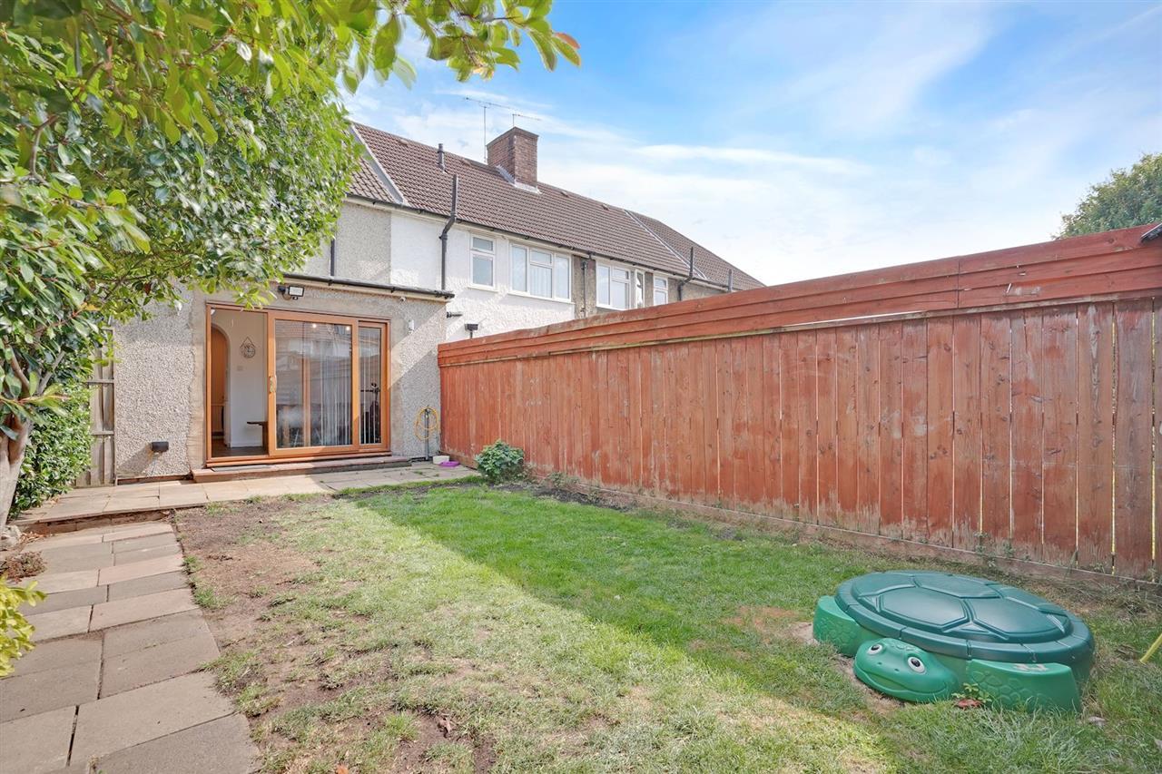 Martin Gardens, Dagenham, Essex Image 10