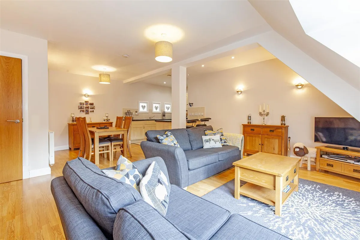 28, Ashopton Road, Bamford, Hope Valley, Derbyshire, S33 0BY