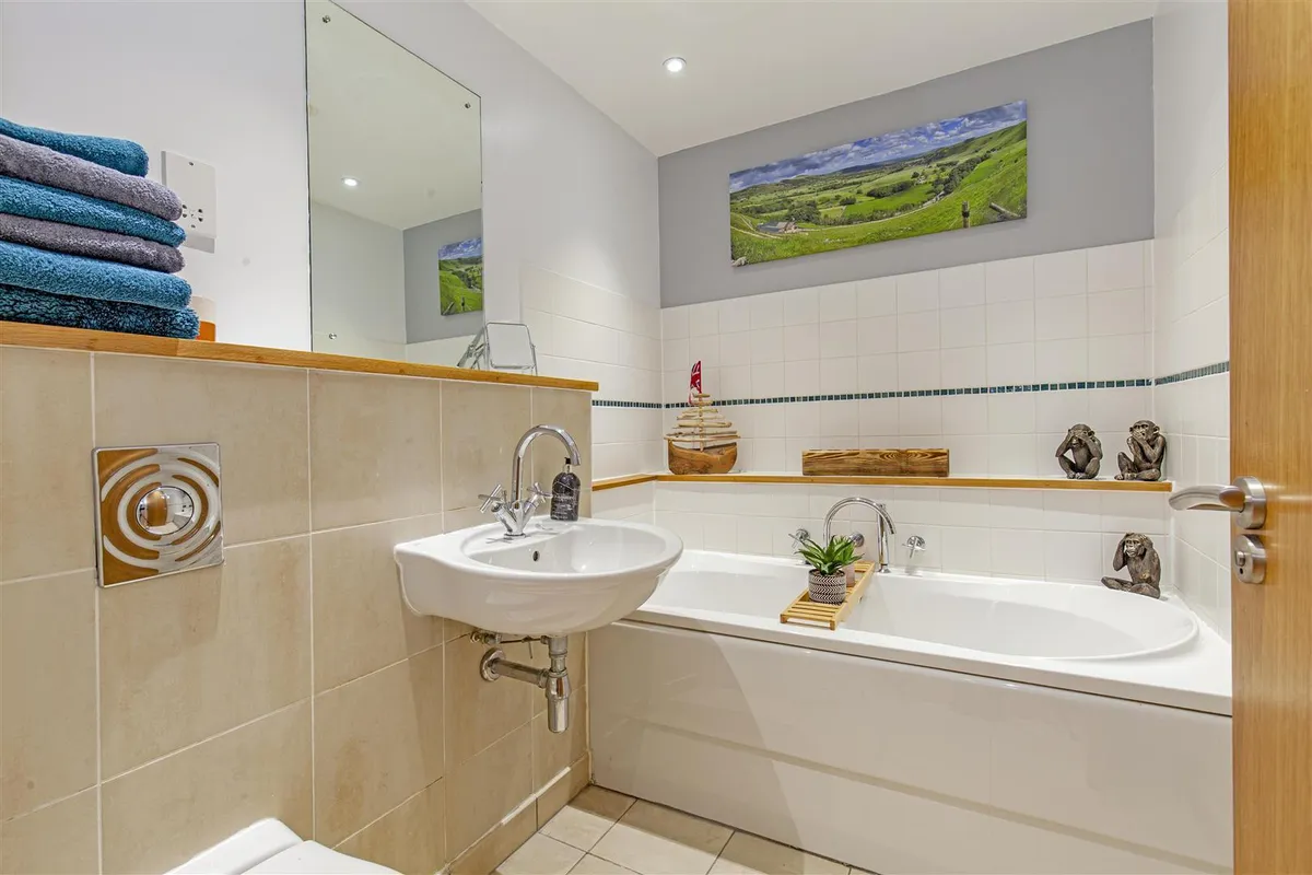 28, Ashopton Road, Bamford, Hope Valley, Derbyshire, S33 0BY