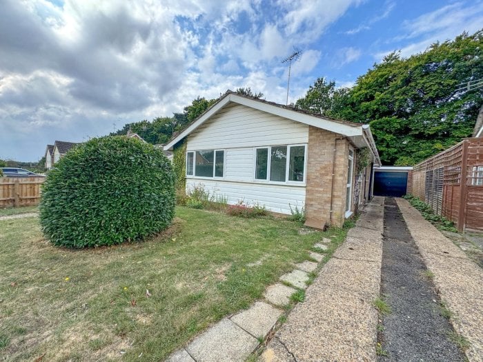 JacksonStops 2 bedroom property to let in Churchill Avenue