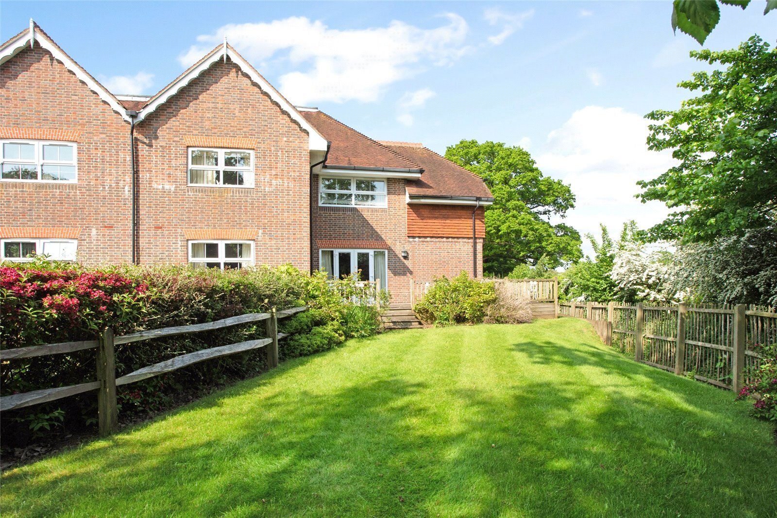 Farnham Road, Liss, Hampshire, GU33 Image 1