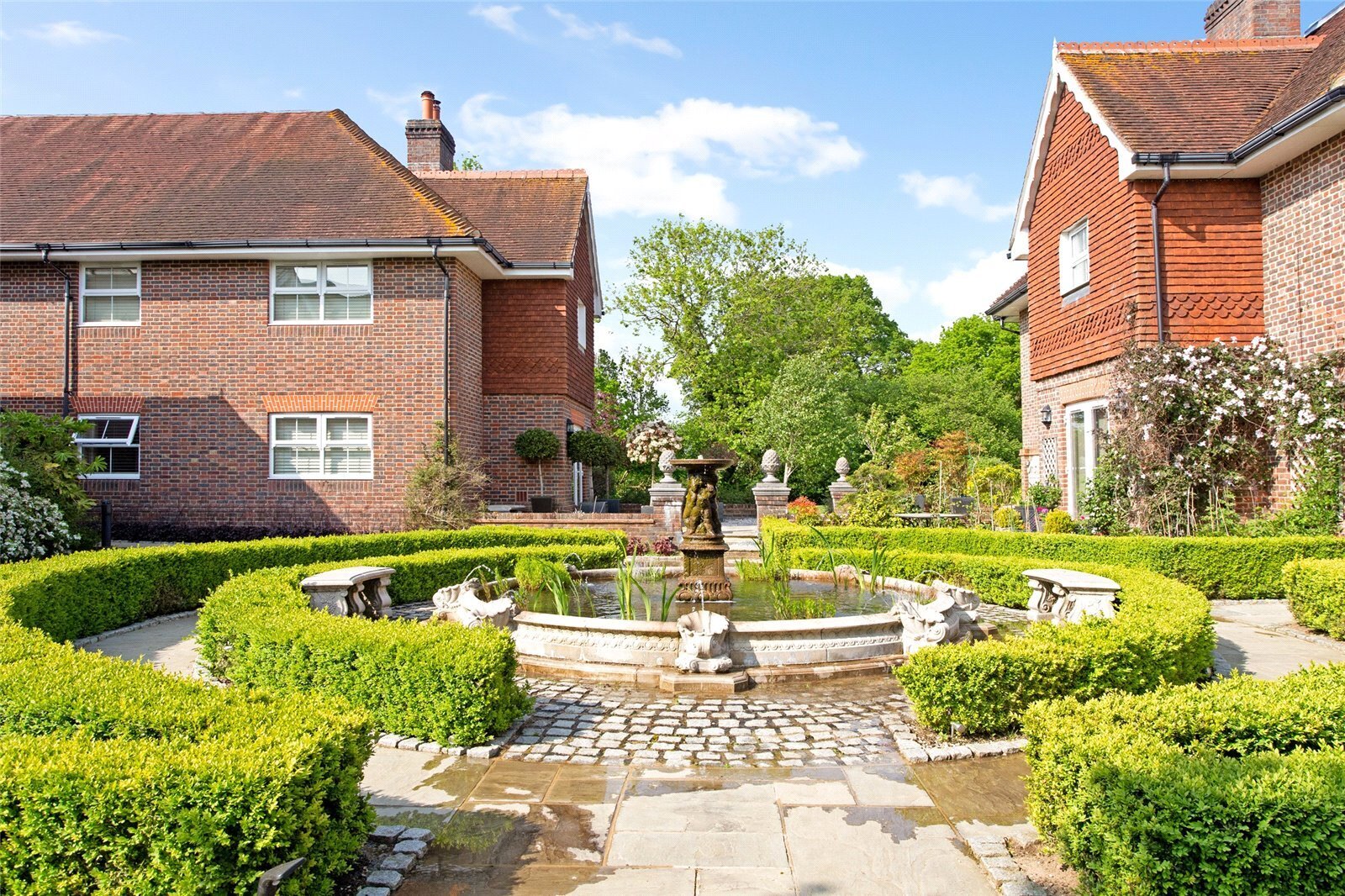 Farnham Road, Liss, Hampshire, GU33 Image 2