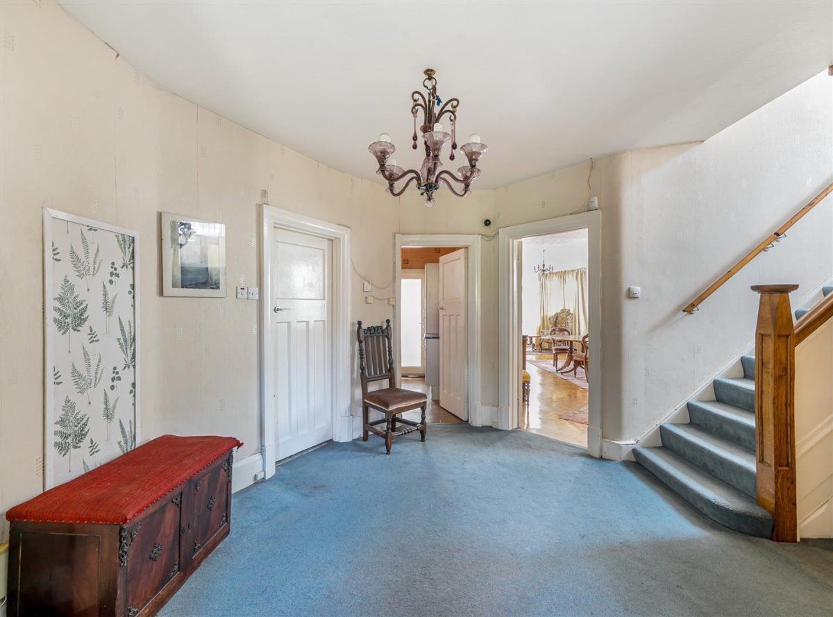 5 bedroom property for sale in Brondesbury Park, NW2 £2,500,000