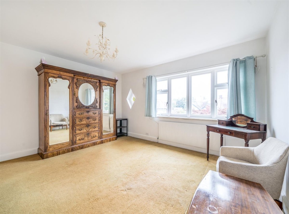 5 bedroom property for sale in Brondesbury Park, NW2 £2,500,000