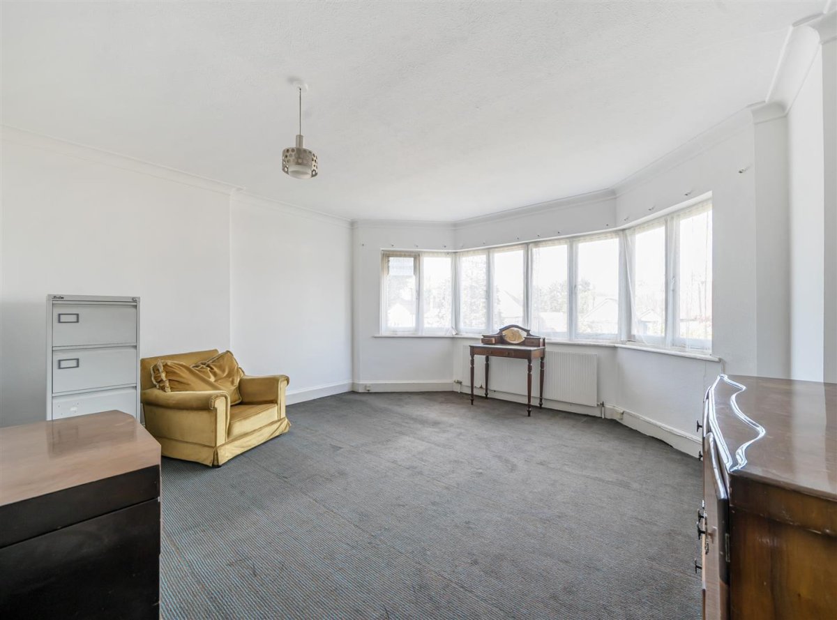 5 bedroom property for sale in Brondesbury Park, NW2 £2,500,000