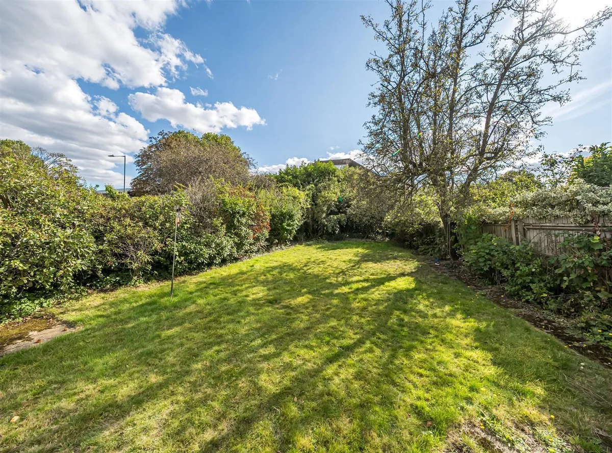 Brondesbury Park, NW2
