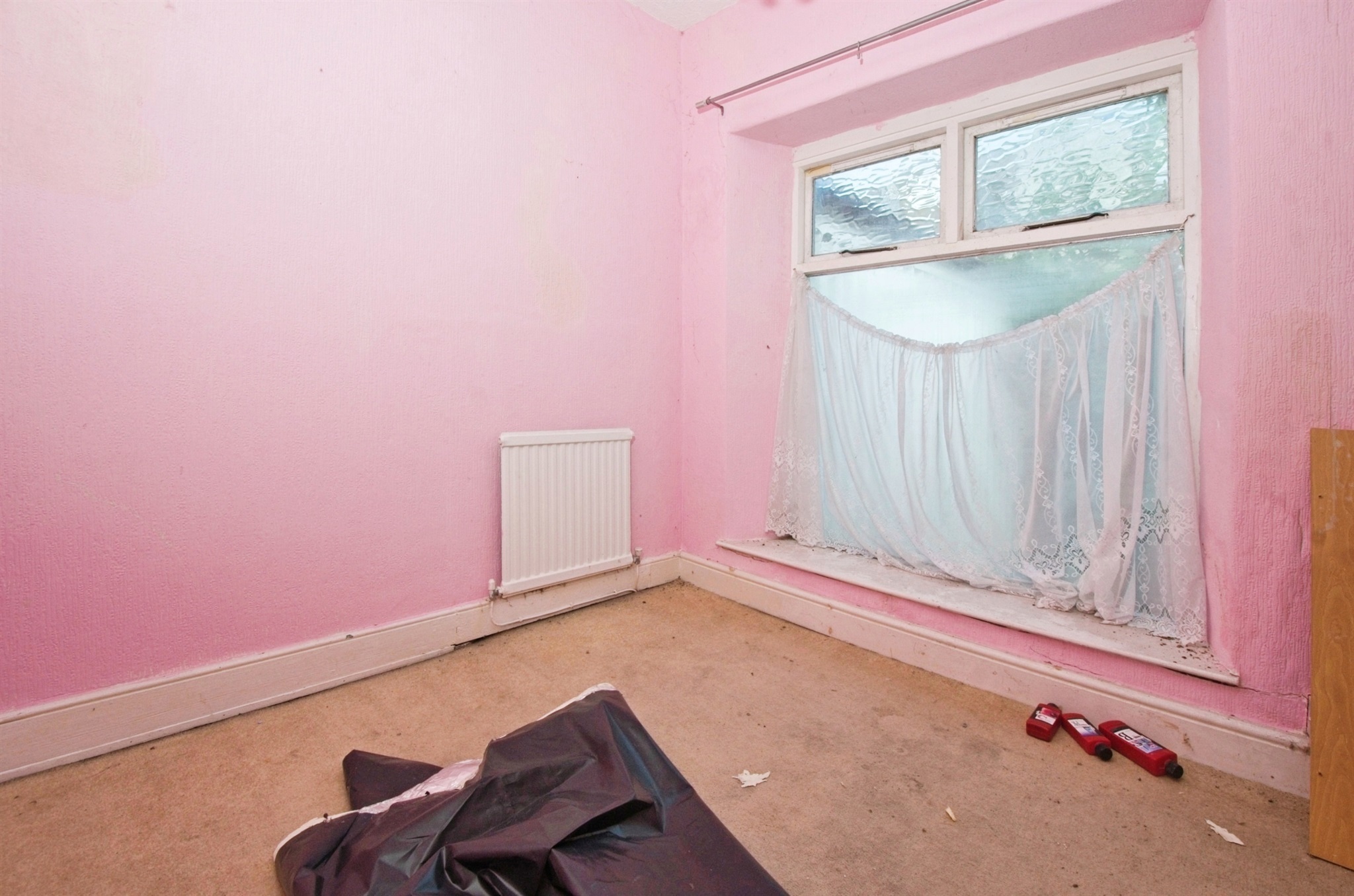 4 bedroom property for sale in Ynyslyn Road, Pontypridd £245,000