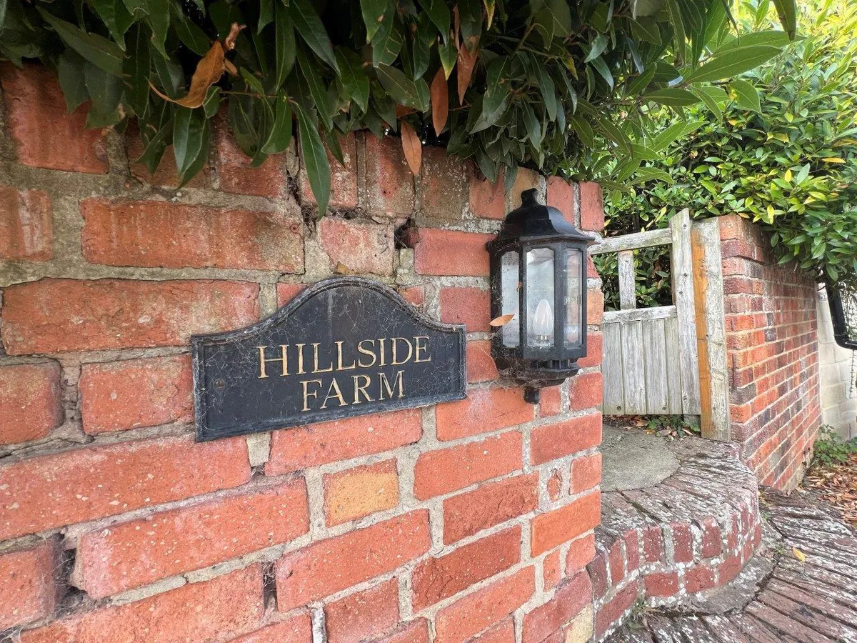 HILLSIDE FARMHOUSE, GRIMSTON