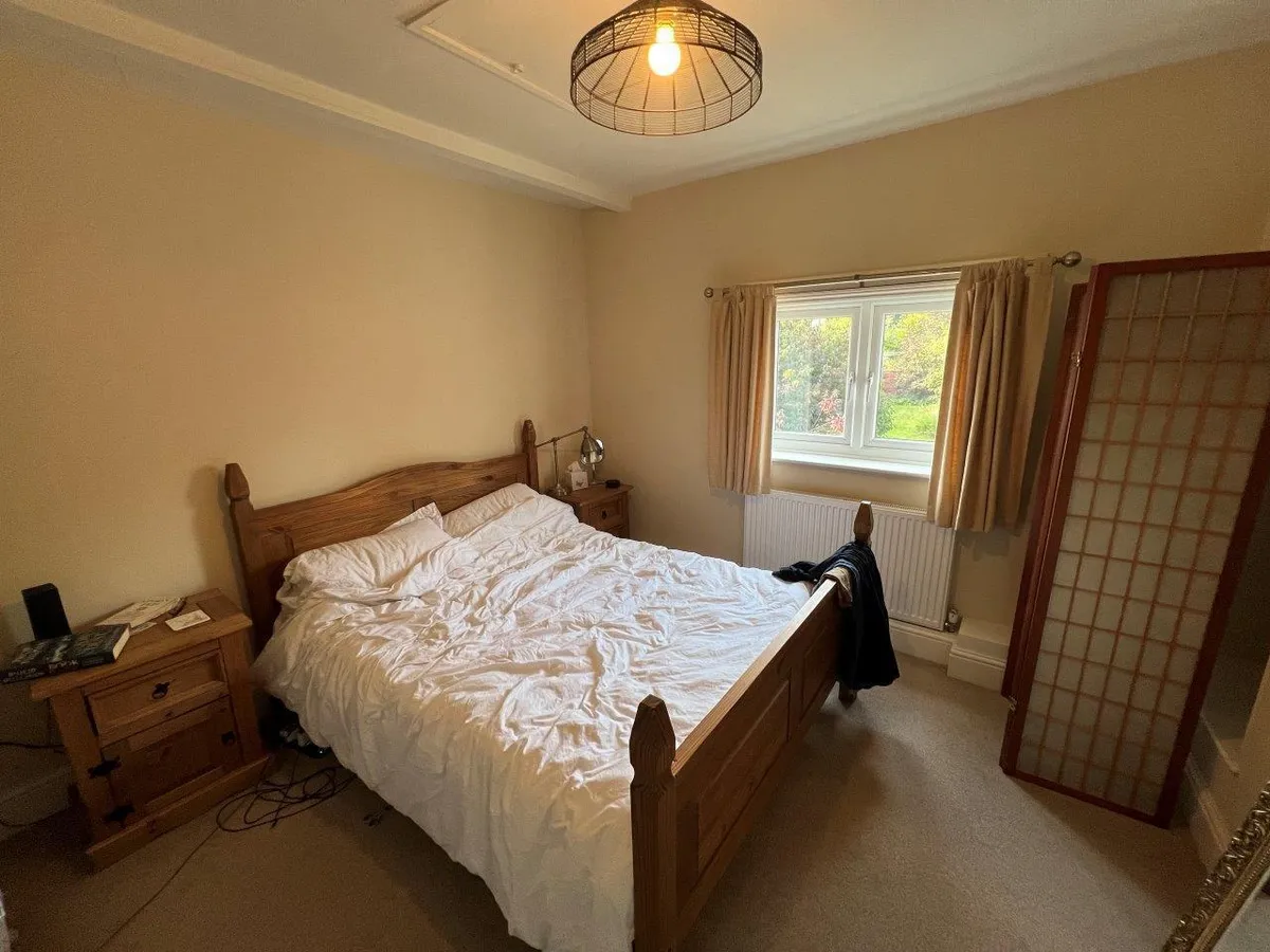 HILLSIDE FARMHOUSE, GRIMSTON