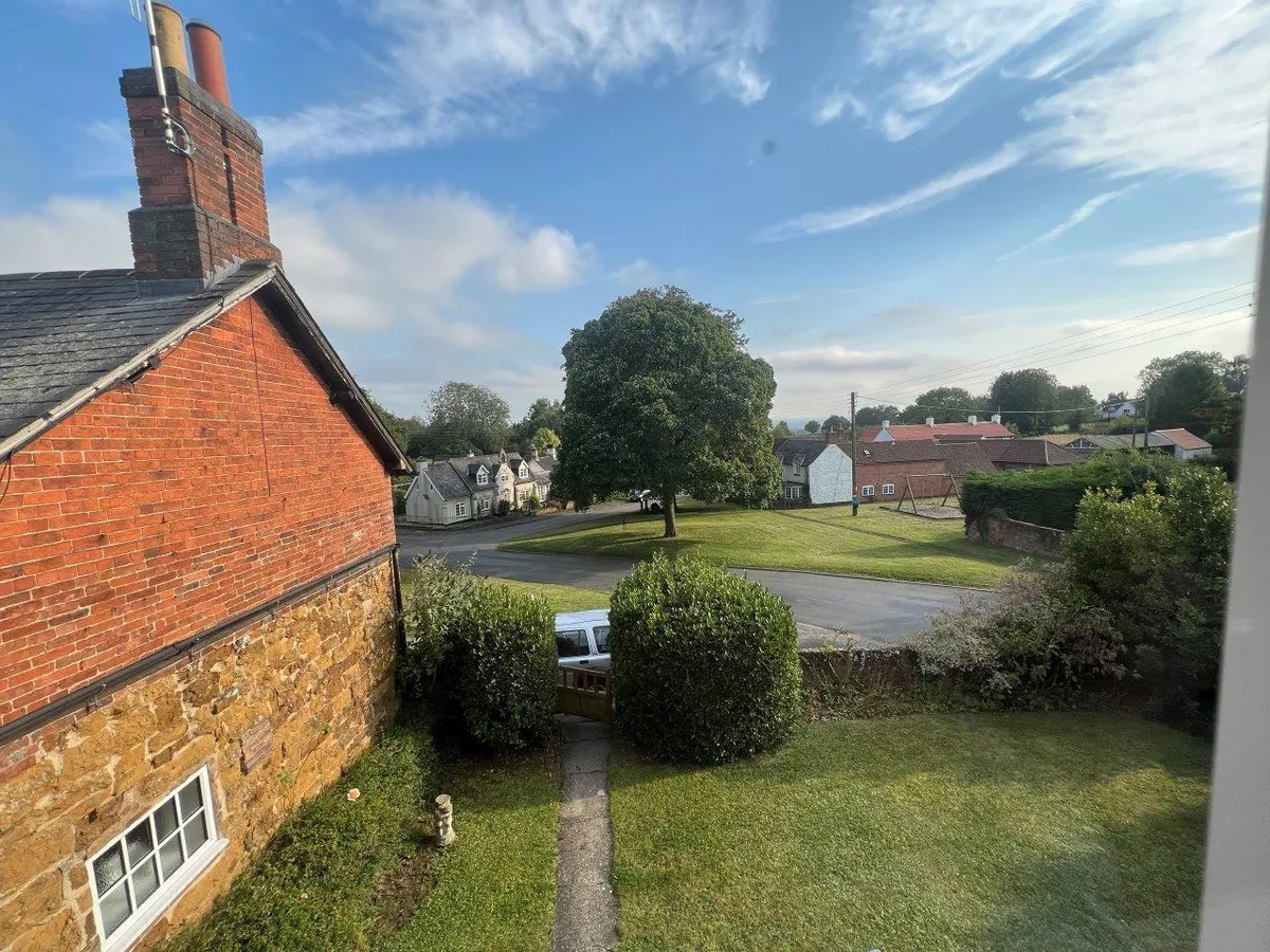 HILLSIDE FARMHOUSE, GRIMSTON
