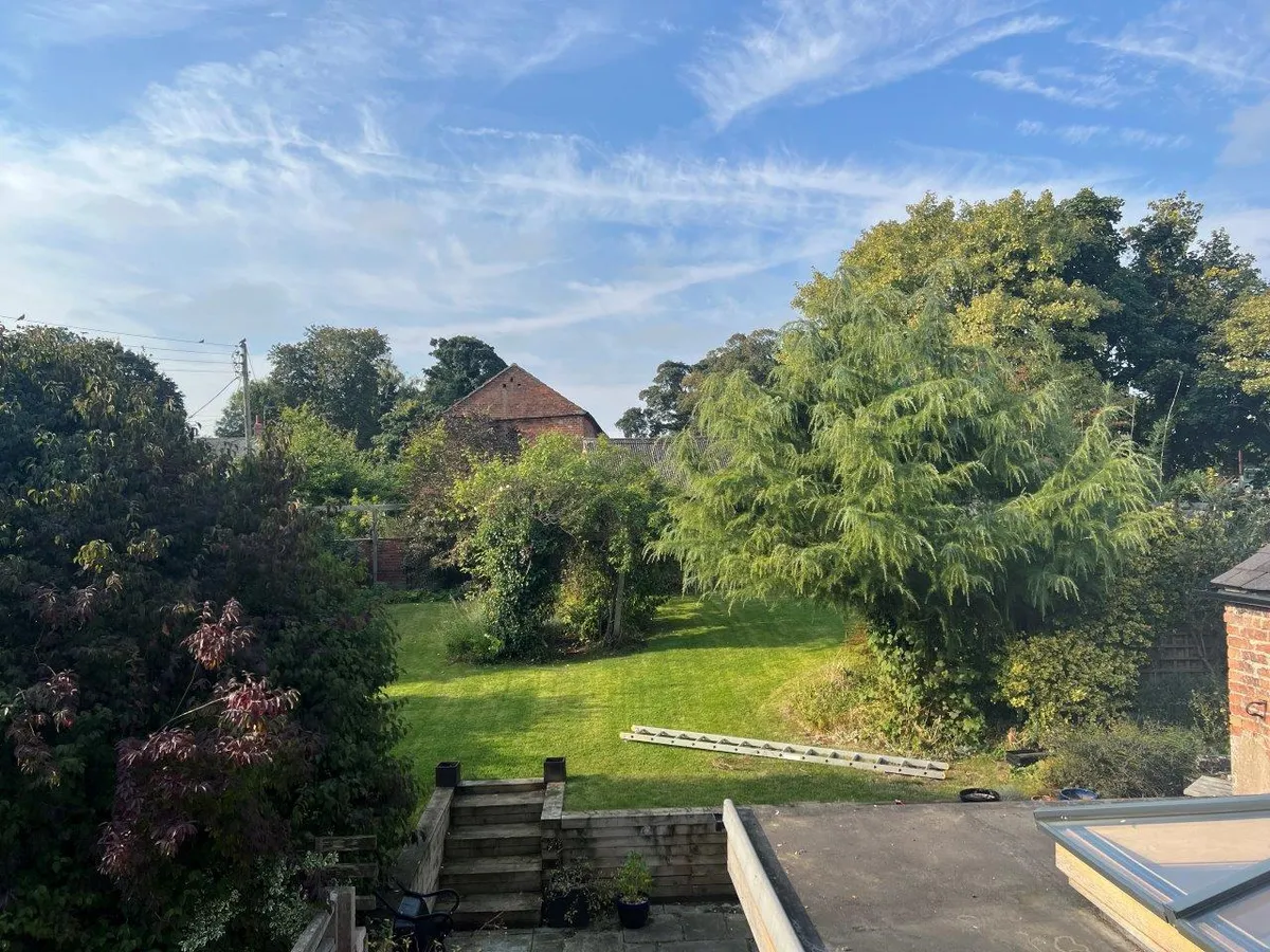 HILLSIDE FARMHOUSE, GRIMSTON