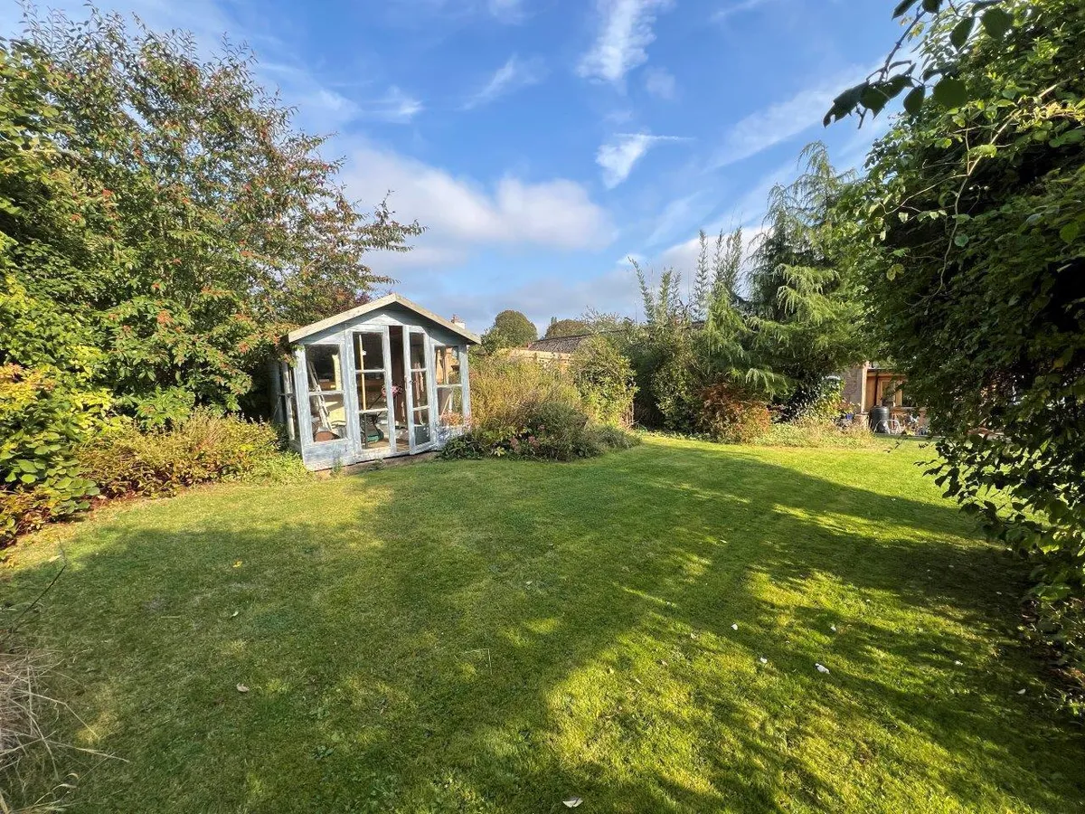 HILLSIDE FARMHOUSE, GRIMSTON