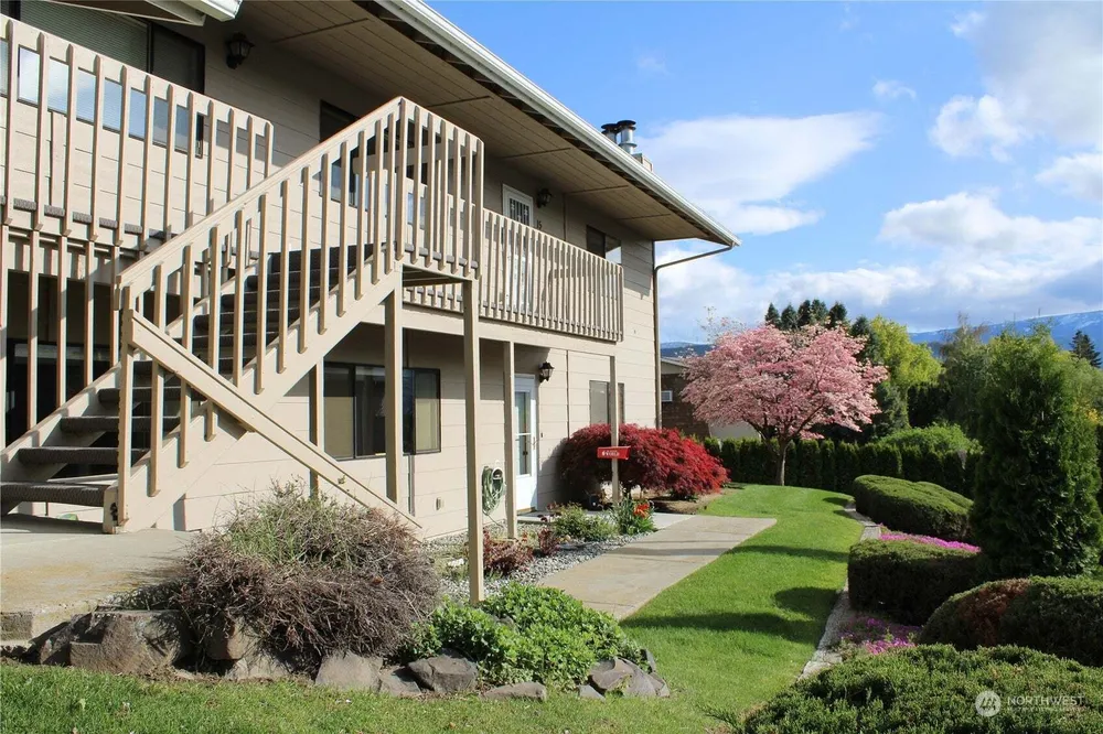 1352 Eastmont Ave, East Wenatchee, WA 98802