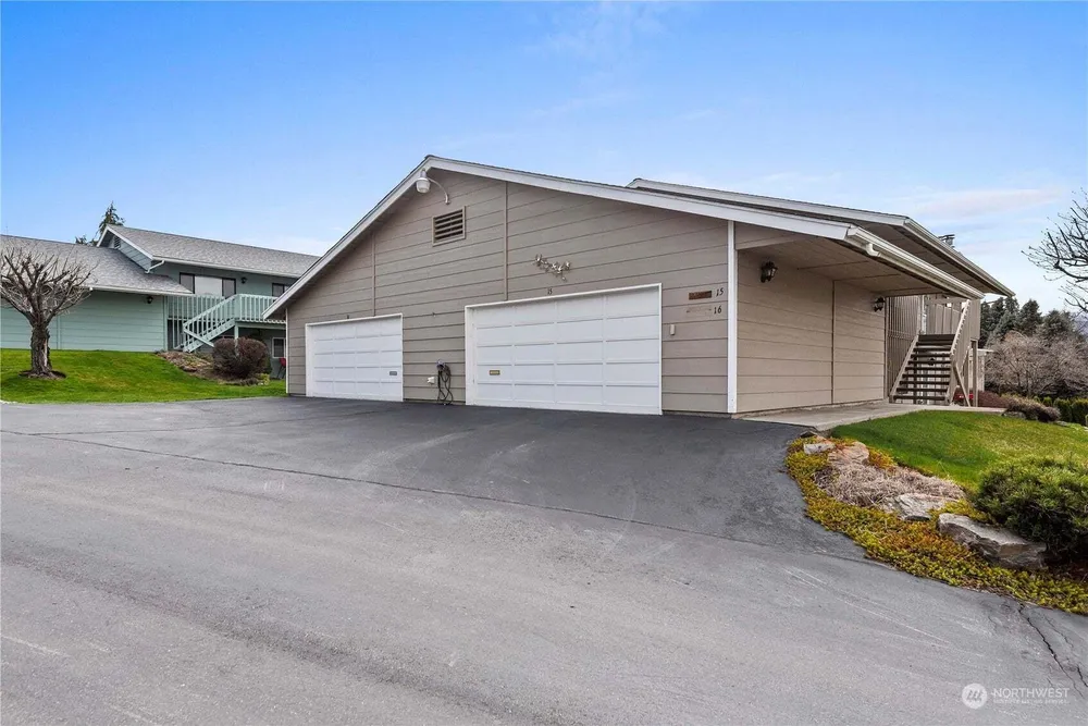 1352 Eastmont Ave, East Wenatchee, WA 98802
