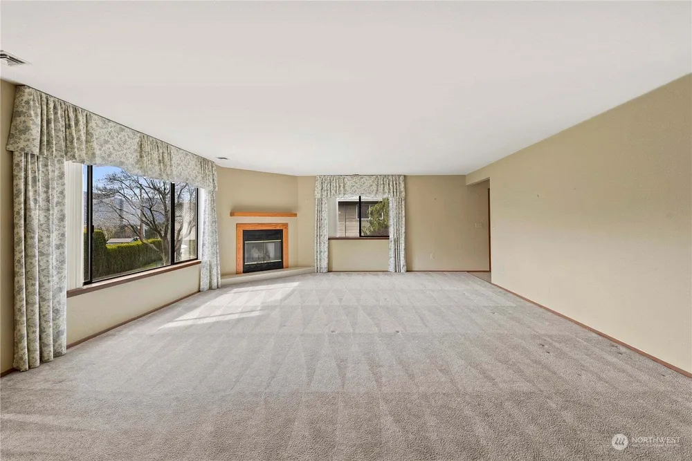 1352 Eastmont Ave, East Wenatchee, WA 98802