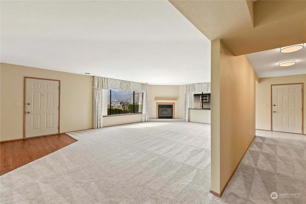 1352 Eastmont Ave, East Wenatchee, WA 98802