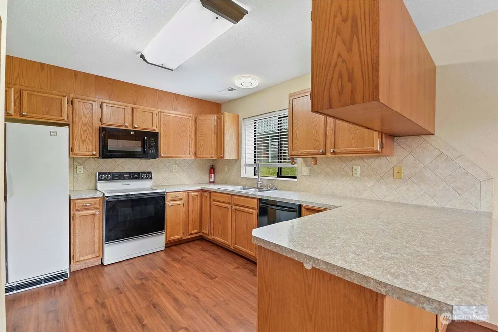 1352 Eastmont Ave, East Wenatchee, WA 98802